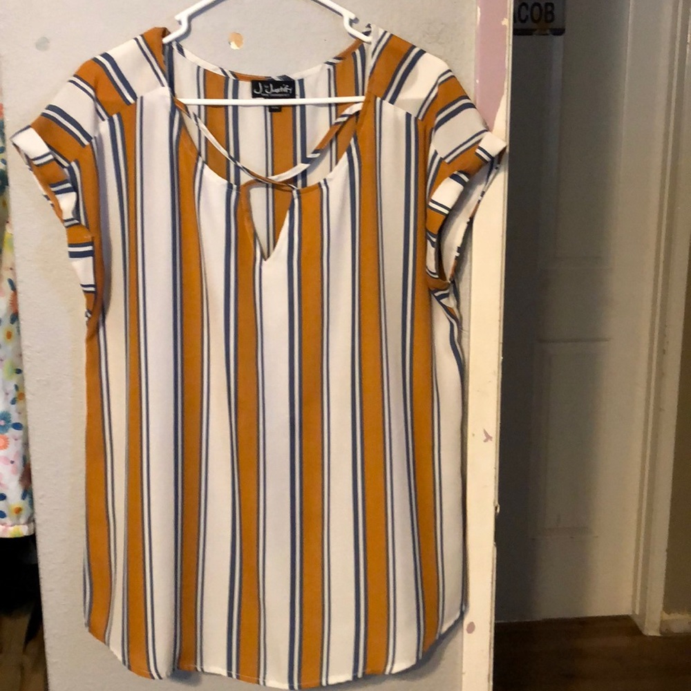 Women’s dress shirt